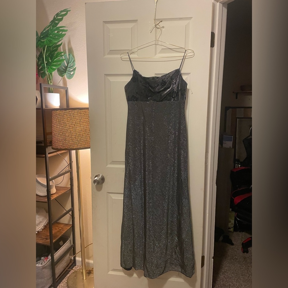 Night away petite Elegant Black Evening Gown-size 12